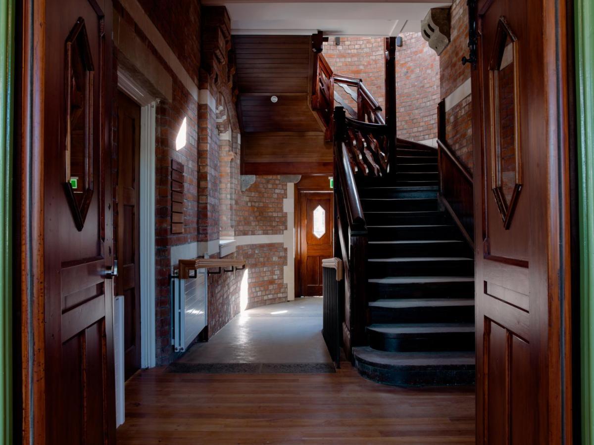 The Observatory Hotel 크라이스트처치 외부 사진 The staircase