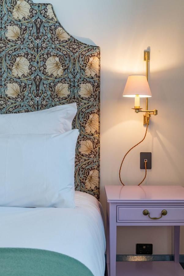 The Observatory Hotel 크라이스트처치 외부 사진 A wall light