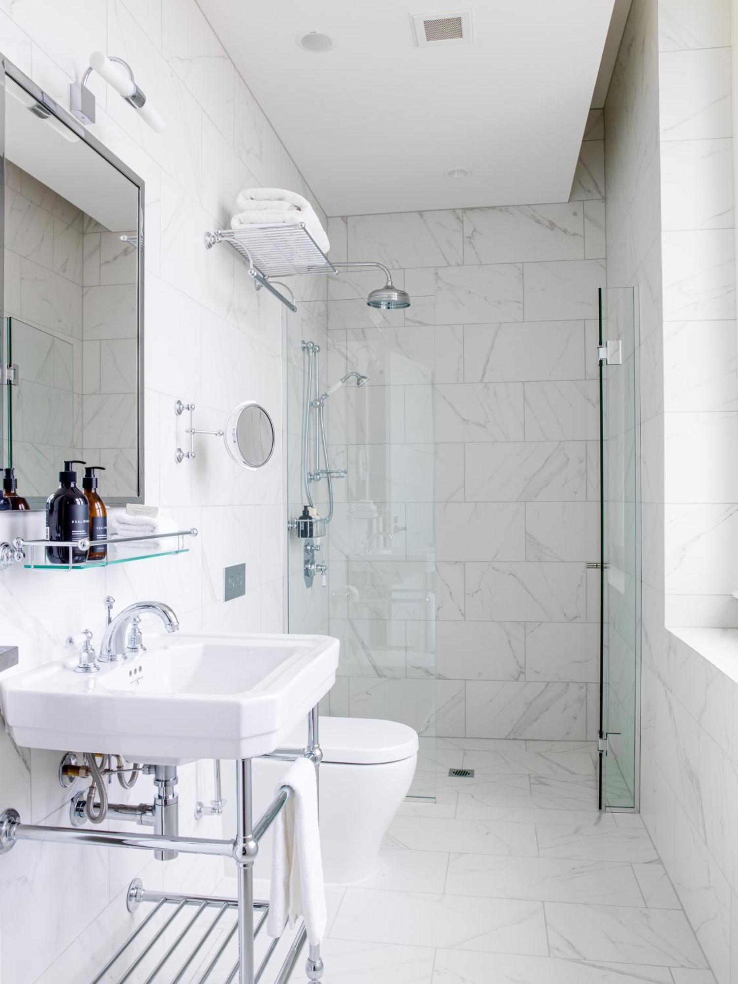The Observatory Hotel 크라이스트처치 외부 사진 A shower enclosure