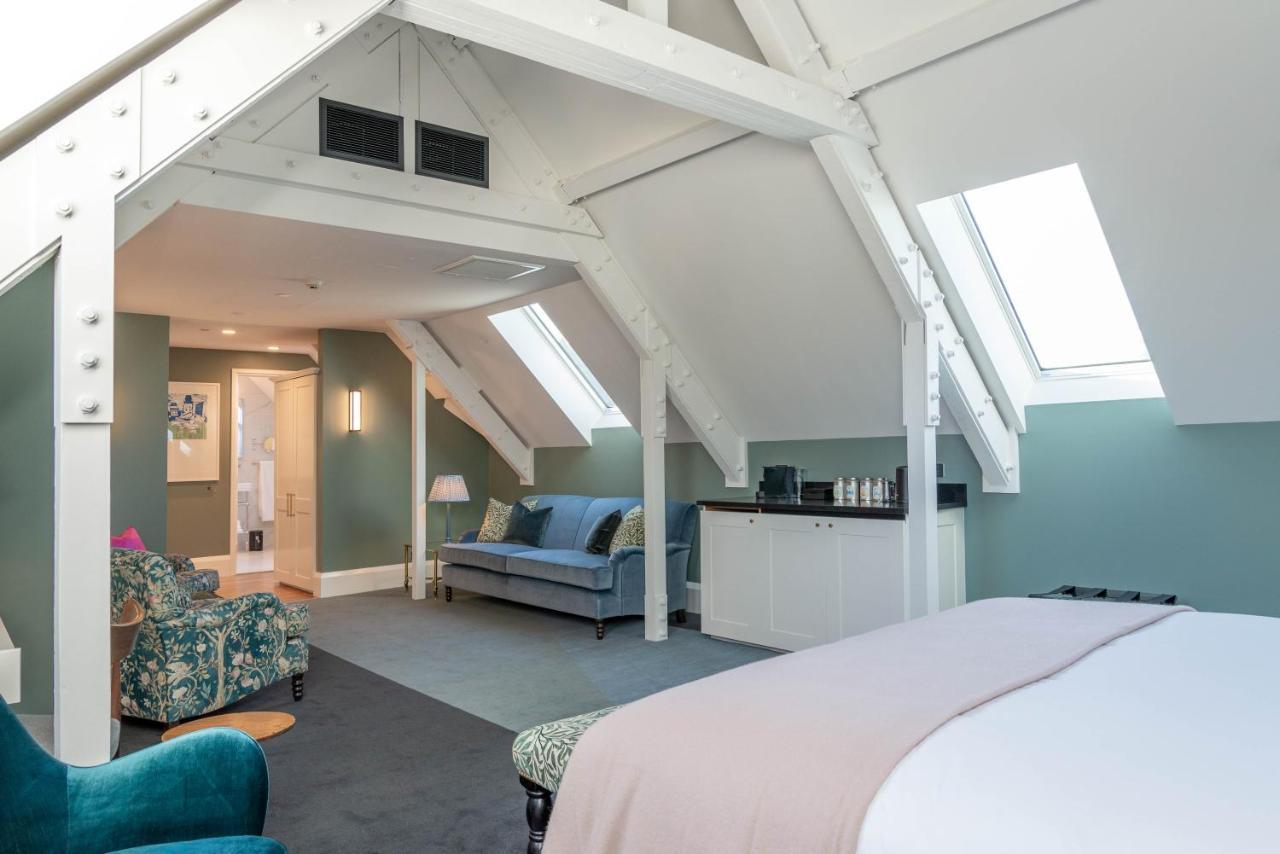 The Observatory Hotel 크라이스트처치 외부 사진 The interior of a suite at the hotel